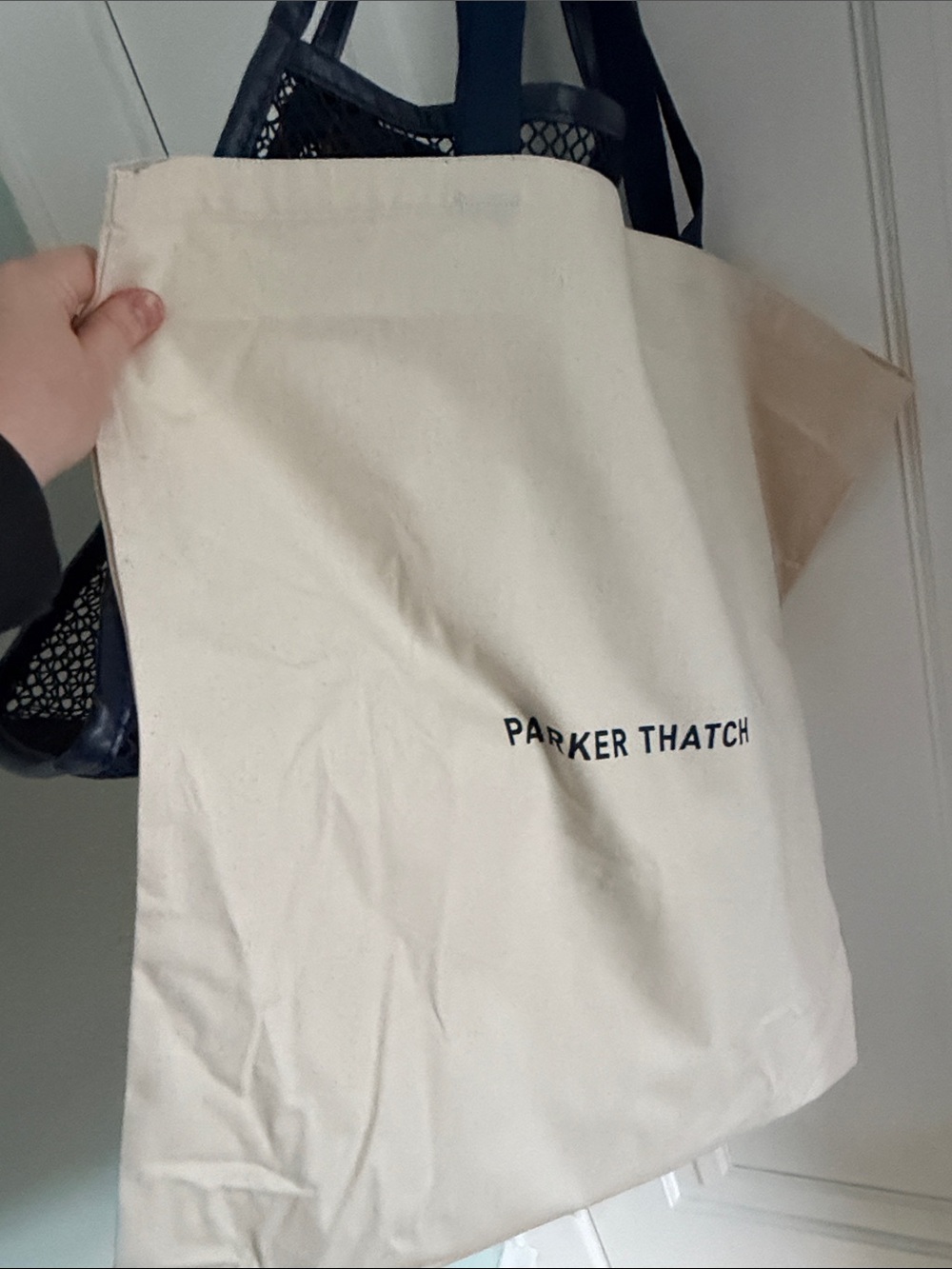 Parker Thatch • Big Night Everywhere Net tote in Sardine Navy - Picture 6 of 6